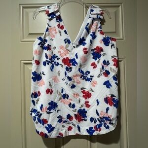 Good used condition sz medium silky floral tank.